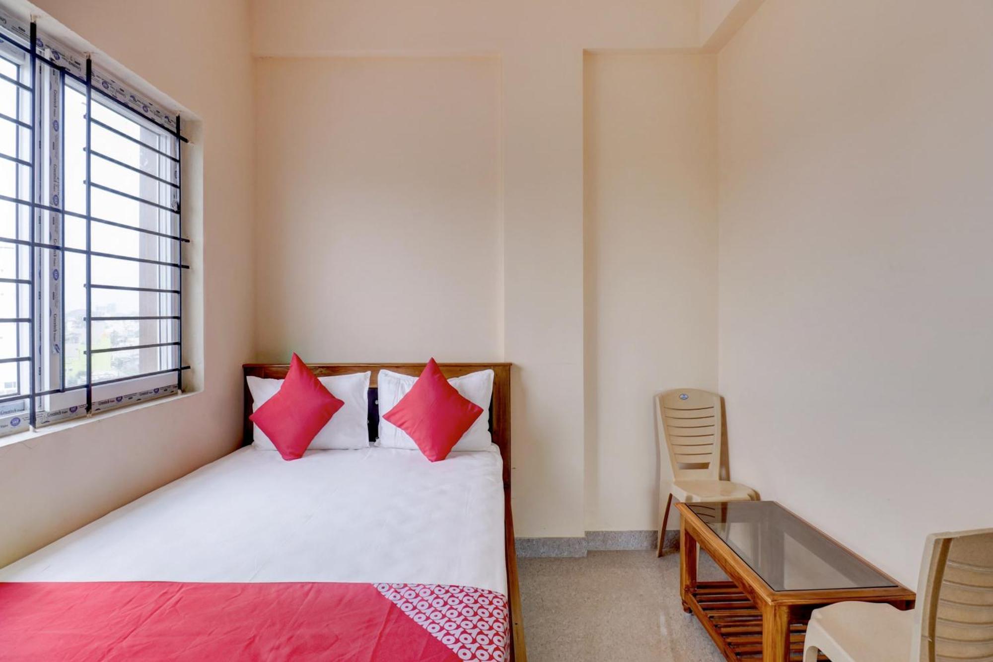 Oyo Flagship Golden Treasury Hotel Bangalore Eksteriør billede