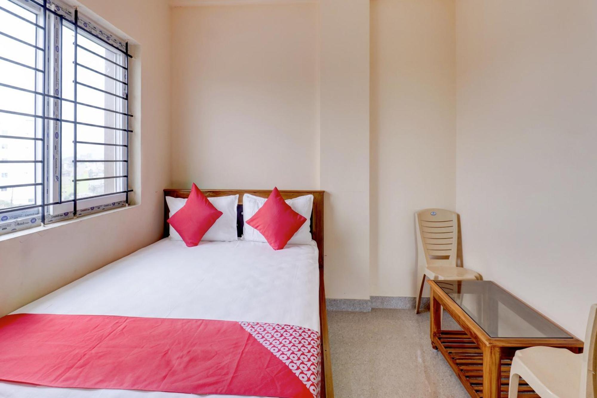 Oyo Flagship Golden Treasury Hotel Bangalore Eksteriør billede