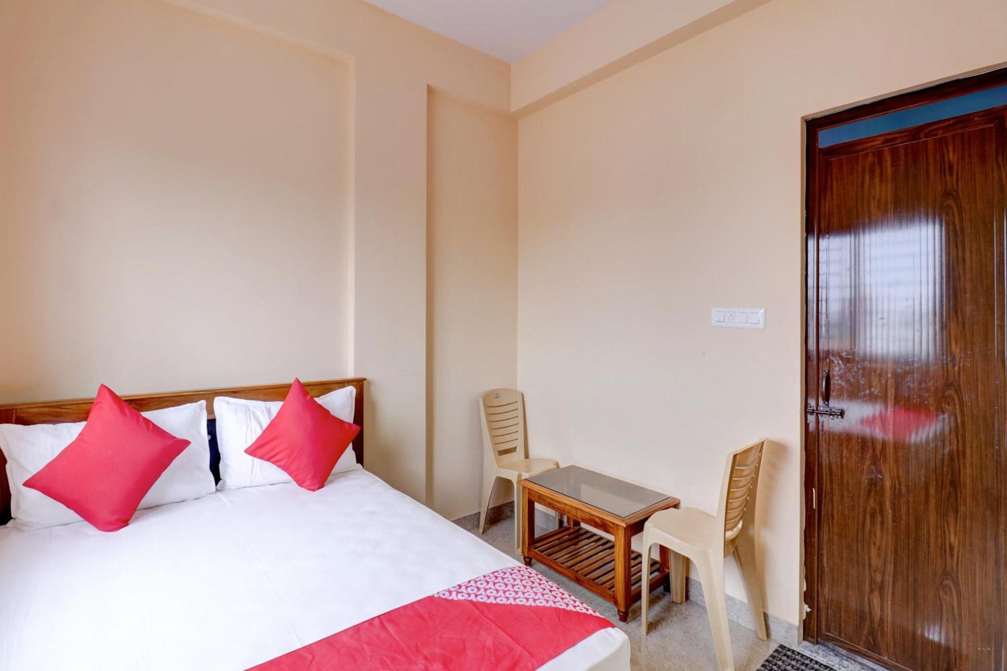 Oyo Flagship Golden Treasury Hotel Bangalore Eksteriør billede